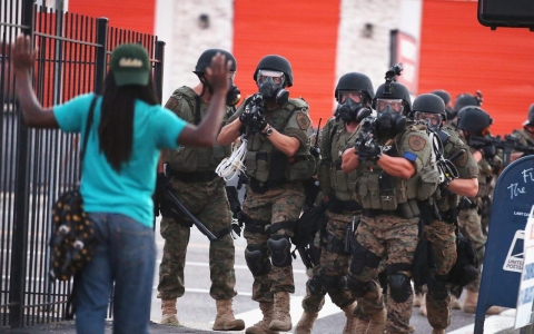 Thumbnail image for Crowd control: Riot police techniques from Ferguson to France