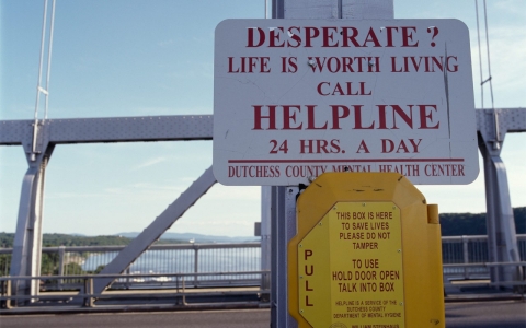 Thumbnail image for Calls to suicide hotlines spike after Robin Williams’ death