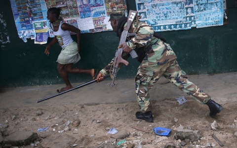 Thumbnail image for Clashes in Liberia after troops enforce slum quarantine amid Ebola fears