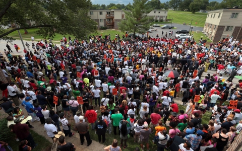 Thumbnail image for Protesters rally three weeks after police shooting of Michael Brown