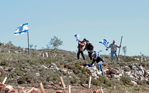 Thumbnail image for Israel confiscates nearly 1,000 acres of Palestinian land in the West Bank