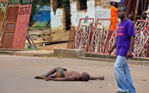 Thumbnail image for West Africa takes extreme steps, but still Ebola spreads