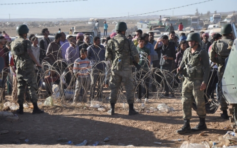 Thumbnail image for 130,000 Syrians flee ISIL brutality; Turkey warns of ‘man-made disaster’