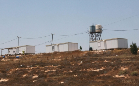 Thumbnail image for Israeli settlers throw stones at US diplomatic convoy in West Bank