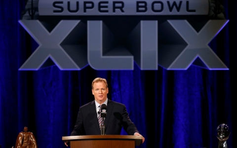 Thumbnail image for Glendale mayor, experts say NFL oversells economic benefit of Super Bowl