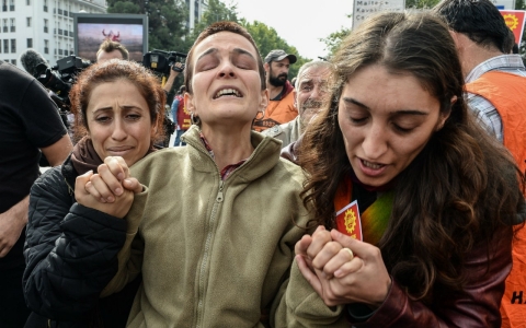 Thumbnail image for Police crack down on mourners after bomb blasts rock Turkish capital