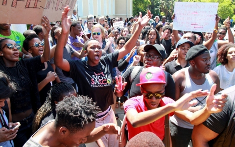 Thumbnail image for South Africa students arrested at protests against proposed tuition hike