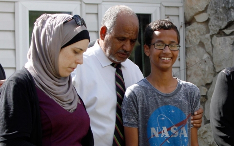 Thumbnail image for Texas teen arrested for homemade clock moving to Qatar