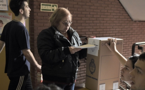 Thumbnail image for Argentina's presidential vote too close to call