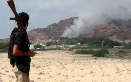 Blasts rock Aden hotel base of Yemeni gov’t, Gulf troops killed in attack