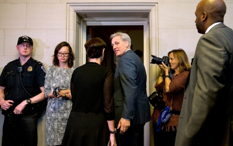 Thumbnail image for In shock move, Rep. Kevin McCarthy drops out of House speaker race