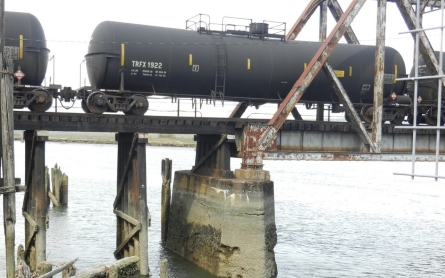 Half of surveyed oil train bridges are deteriorating, report says