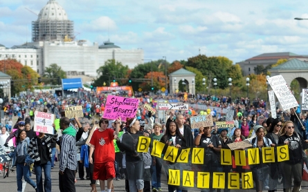 Minneapolis mayor requests federal investigation into police shooting