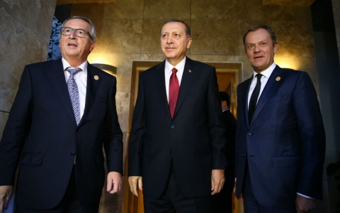 Thumbnail image for Europe, Turkey seal deal to stem flow of migrants