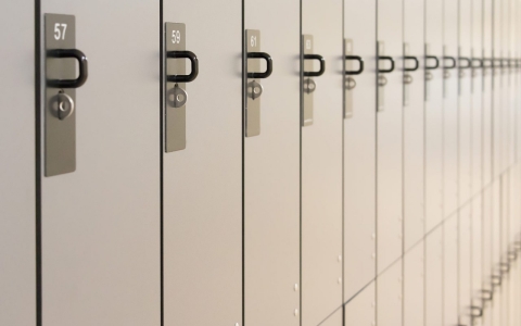 Thumbnail image for US orders girls' locker room access for Chicago trans student