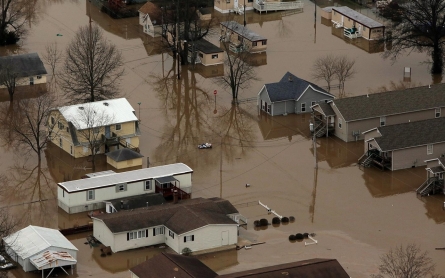 Midwest flooding kills at least 20, shuts major interstate 