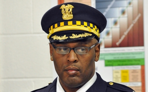 Thumbnail image for Chicago police commander faces trial for putting gun in suspect's mouth