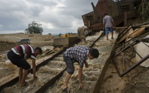 Thumbnail image for Amnesty: Mining in Myanmar a 'resource curse'