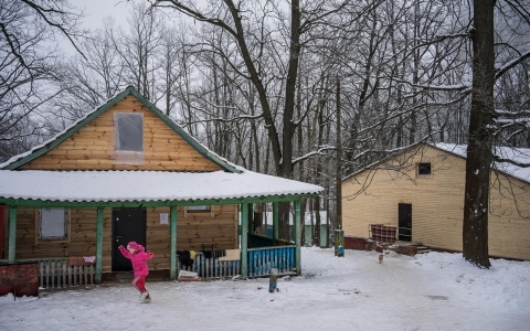 Thumbnail image for Strangers in their own land: Displaced Ukrainians face uncertain future 