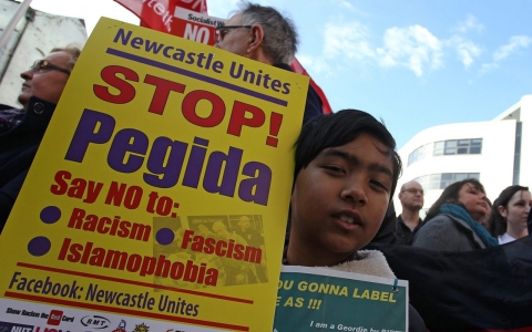 Thumbnail image for Thousands protest against UK branch of anti-Islam group PEGIDA