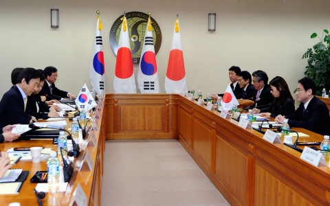 Thumbnail image for South Korea, China, Japan revive stalled trilateral talks