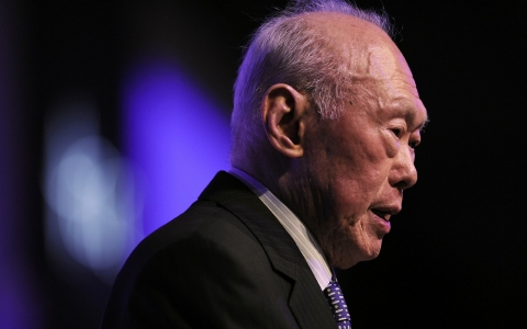 Thumbnail image for Singapore’s founding father, Lee Kuan Yew, dies at 91