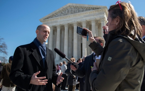 Thumbnail image for Supreme Court hears case over Texas Confederate license plates