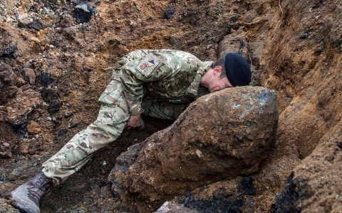 Thumbnail image for WWII bomb prompts evacuation of thousands in London