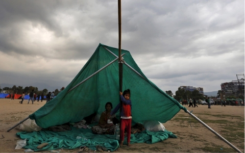 Thumbnail image for Quake toll rises as an overwhelmed Nepal struggles to cope