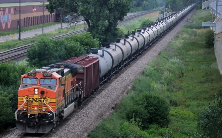 Activists fear dangers of oil trains remain unaddressed by new rule