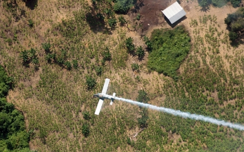 Thumbnail image for Colombia shelves its air war on cocaine