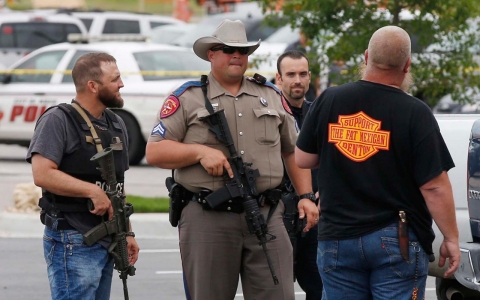 Thumbnail image for Hundreds arrested after deadly biker gang meeting in Texas