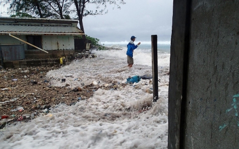 Thumbnail image for ‘Disaster after disaster’ hits Marshall Islands as climate change kicks in