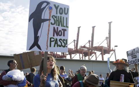 Thumbnail image for Seattle protesters plan kayak blockade to stop Shell rig departure