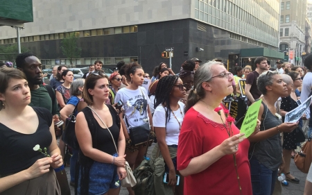 New Yorkers gather in vigil to honor Kalief Browder