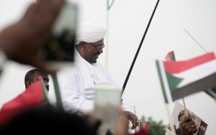 Sudan's Bashir slips out of international court's reach in South Africa