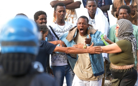 Thumbnail image for Migrants arrested as EU ministers discuss refugee plan