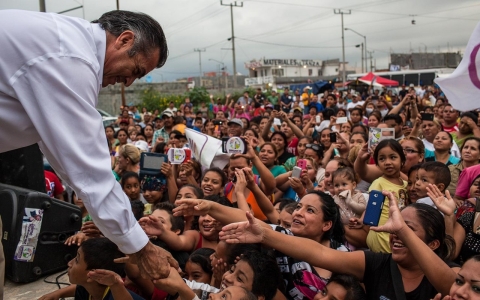 Thumbnail image for Independent and oddball candidates join spectacle of Mexico midterms