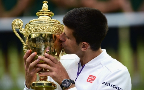 Thumbnail image for Djokovic beats Federer to win third Wimbledon crown