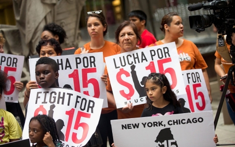 Thumbnail image for House, Senate members introduce $15 federal minimum wage bill