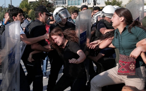 Thumbnail image for Police shot dead, protesters detained after suicide bombing roils Turkish