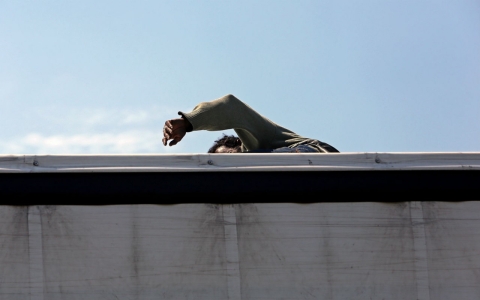 Thumbnail image for More than 2,000 migrants tried to enter tunnel overnight, Eurotunnel says