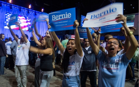 Thumbnail image for Thousands attend LA Sanders rally opened by black activist