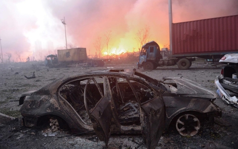 Thumbnail image for Chemical, nuclear experts testing Tianjin blast site