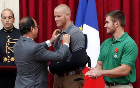 Thumbnail image for France gives Legion of Honor to four who stopped train attack