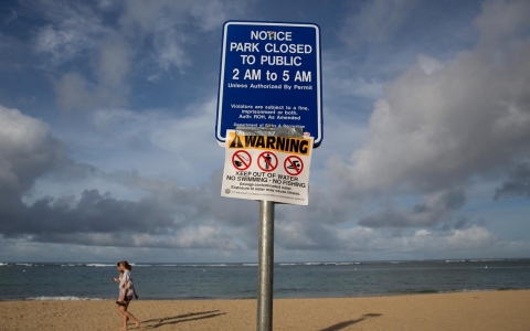 Thumbnail image for Sewage spill closes Hawaii's Waikiki beach