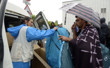 French police dismantle Roma camp on Paris outskirts