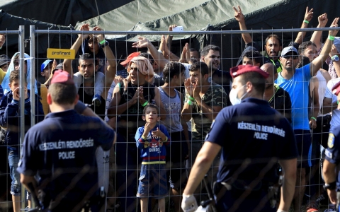 Thumbnail image for EU parliament chief attacks 'cynical' states over refugee crisis