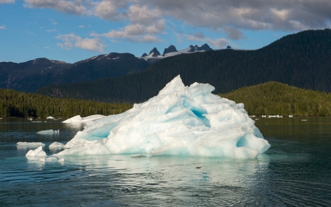 Thumbnail image for Obama set to visit Alaska's Arctic Circle amid charges of hypocrisy