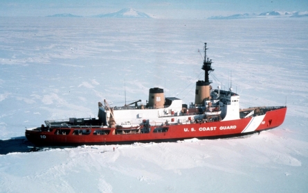 Obama wants new $1 billion Arctic icebreaker by 2020